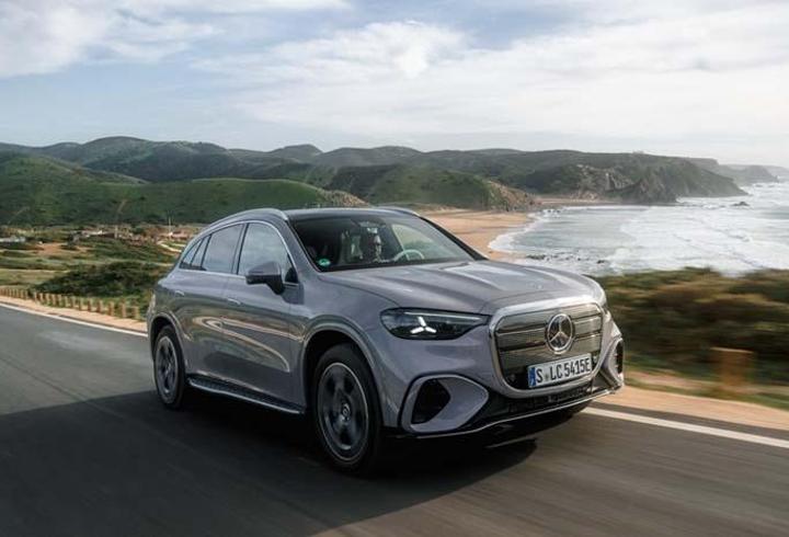 Mercedes'ten 40 yeni model