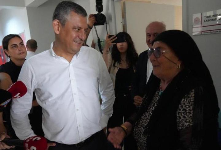 Özgür Özel ile vatandaş arasında Kılıçdaroğlu diyaloğu: “Kafasına göre bizim binada oturuyor”