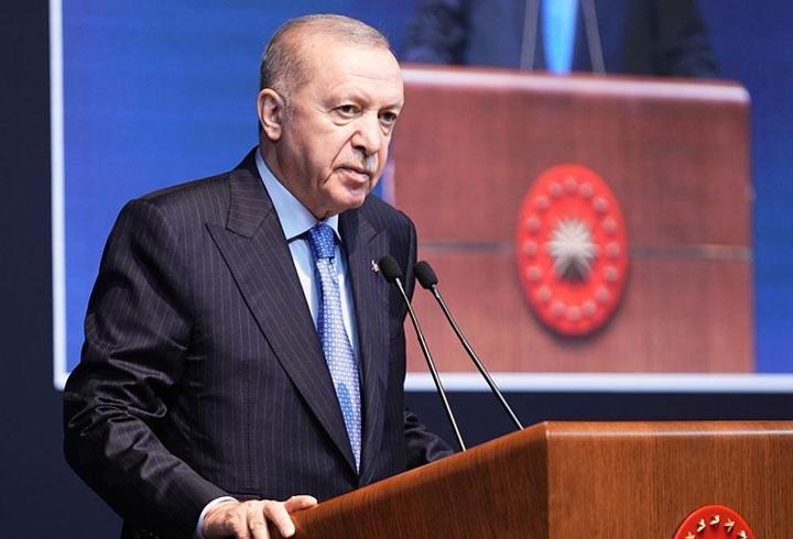 Cumhurbaşkanı Erdoğan açıklamalarda bulunuyor