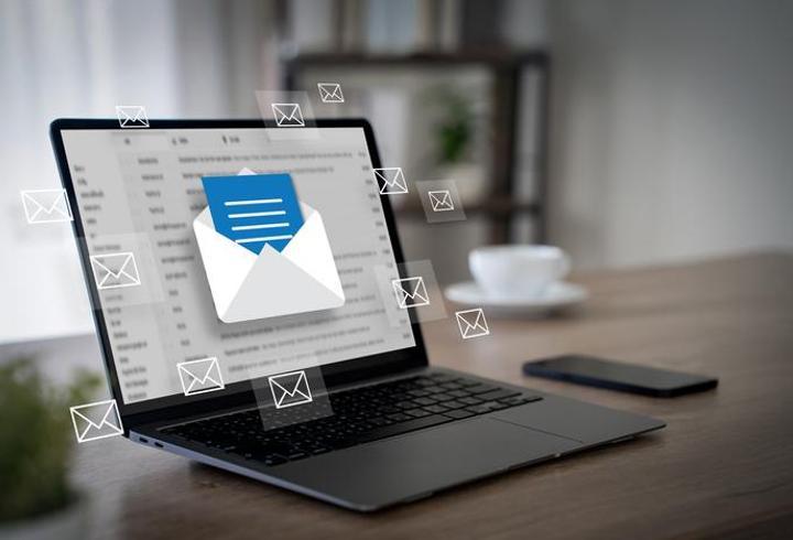 KVKK'dan işverenlere uyarı: Kurumsal e-postalar sınırsız denetlenemeyecek