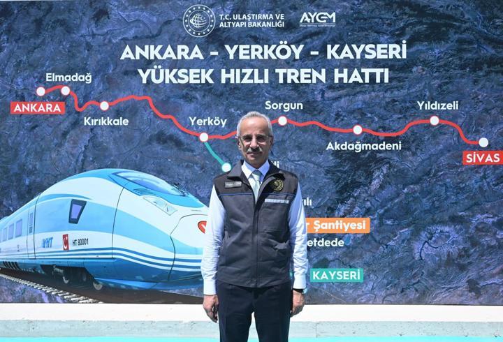 Müjdeyi Bakan Uraloğlu verdi! Ankara-Kayseri arası 1 saat 45 dakikaya düşecek