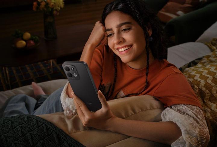 Değer odaklı akıllı telefon ailesini genişletti