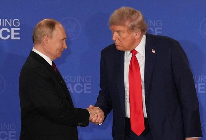 Clinton: Putin'de Trump'ın videosu var