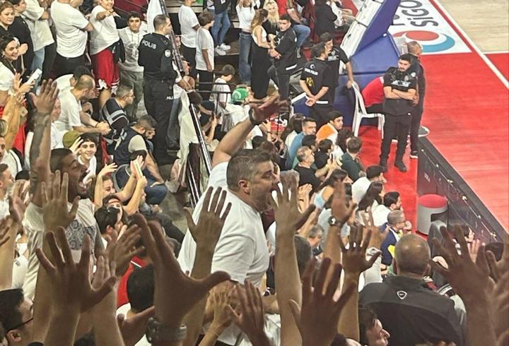 Karşıyaka Başkanı Tusder tribüne çıktı