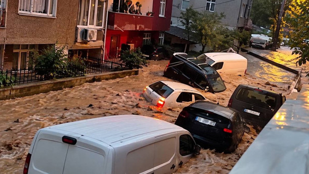 Bakan Gürlek'ten İstanbul'daki sağanak felaketi açıklaması: Adli soruşturmalar başlatılmıştır
