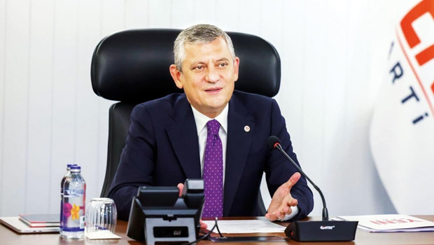 Özel’den Sosyalist Enternasyonal buluşması