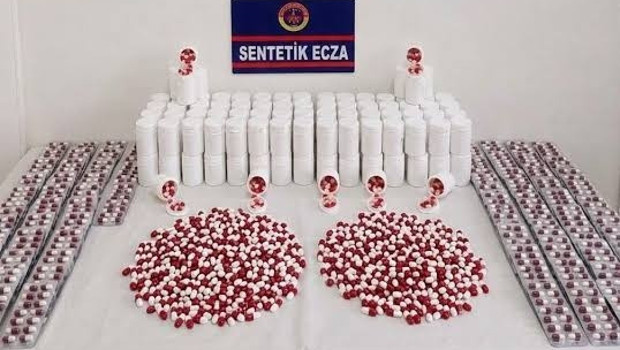 Manisa'da uyuşturucu operasyonu! 86 bin 654 sentetik ecza hapı ele geçirildi