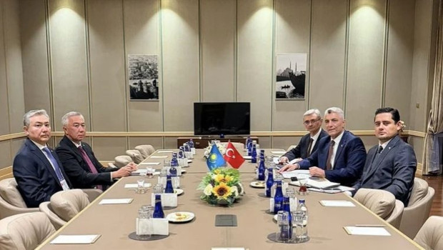 Bakan Bolat, Kazakistan Başbakan Yardımcısı Jumangarin ile görüştü