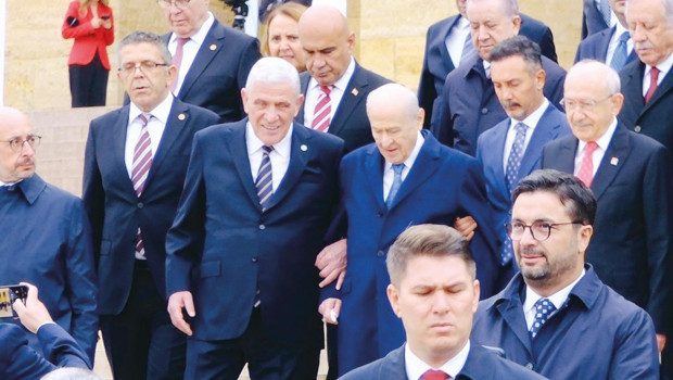 Dervişoğlu’ndan o poza açıklama