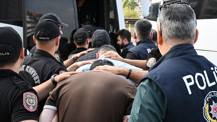 Dört şehirde organize suç örgütlerine operasyon. 137 şüpheli yakalandı