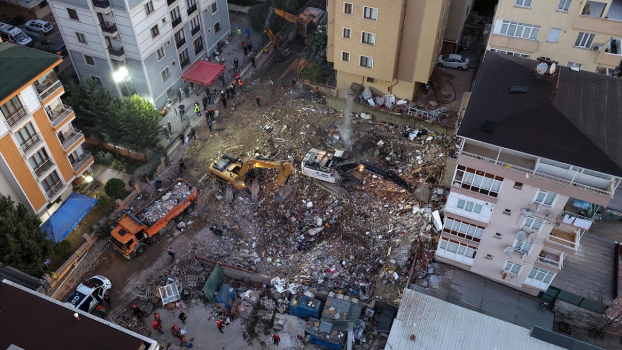 Maltepe'de kısmen çöken binanın bilirkişi ön raporu TRT Haber'de