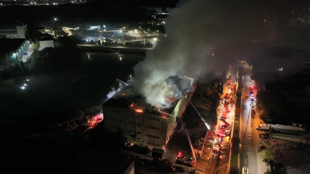 Tuzla'da ayakkabı fabrikasında yangın