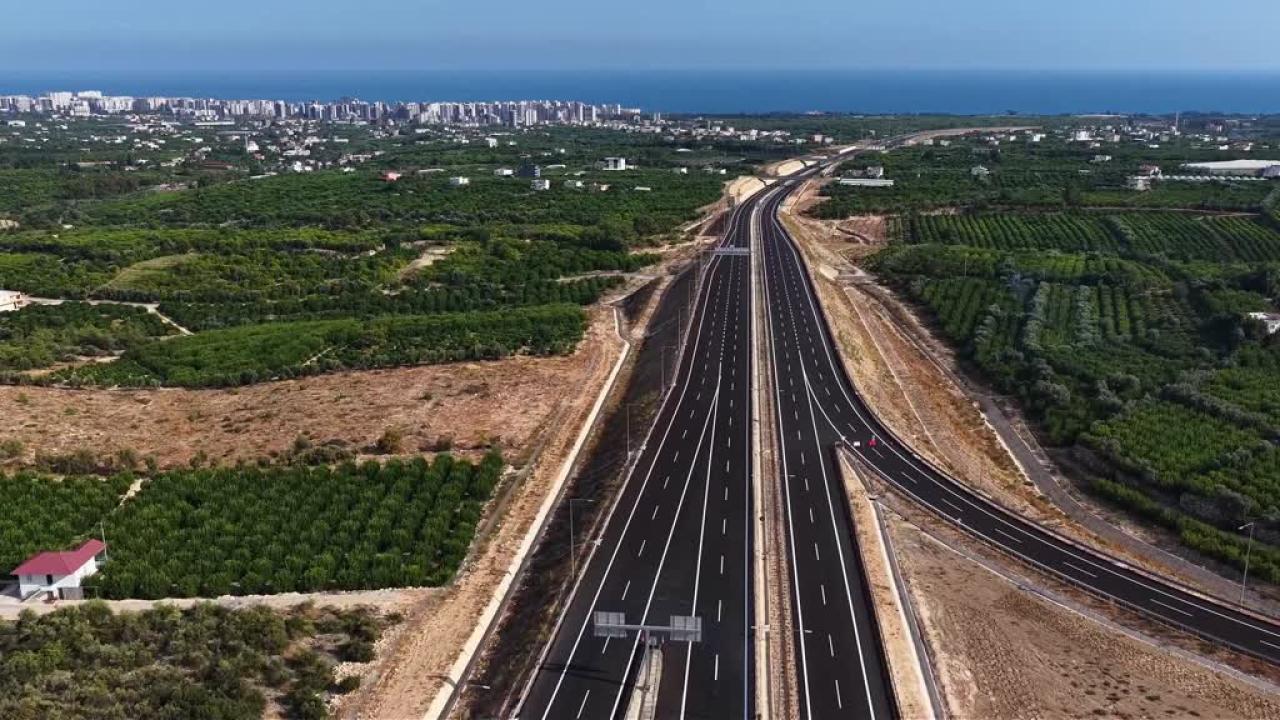 ÇeşmeliTaşucu Otoyolu'nun Kızkalesi kesimi trafiğe açılıyor